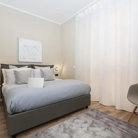 126 Gracchi 4* Roma